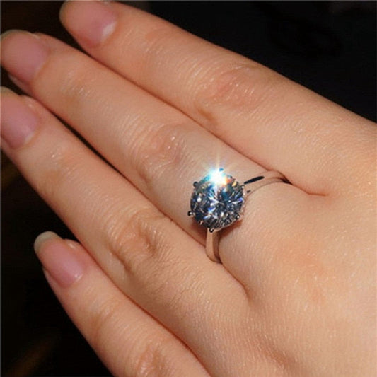 Luxury Moissanite Ring