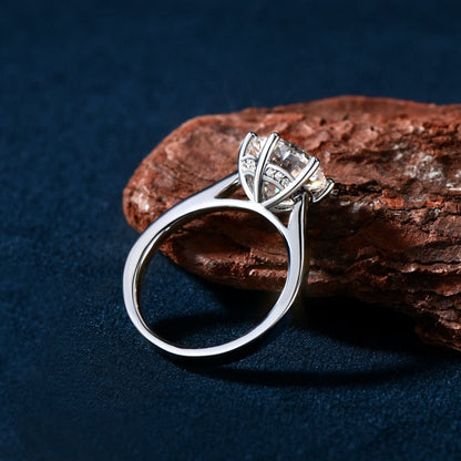 Luxury Moissanite Ring